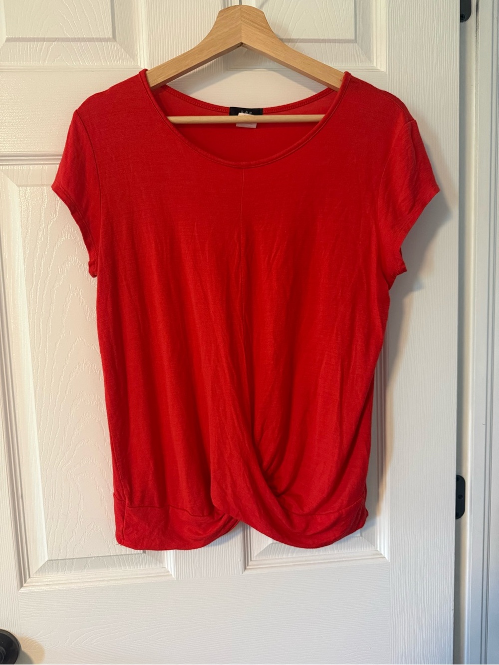 Women’s Red Short-Sleeve Twist-Front Tee
